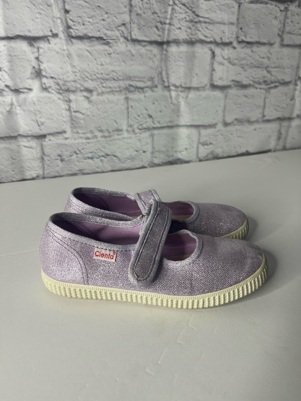 Cienta Mary Jane’s Purple Sparkle Glitter Girls size 32 C size 1.5
